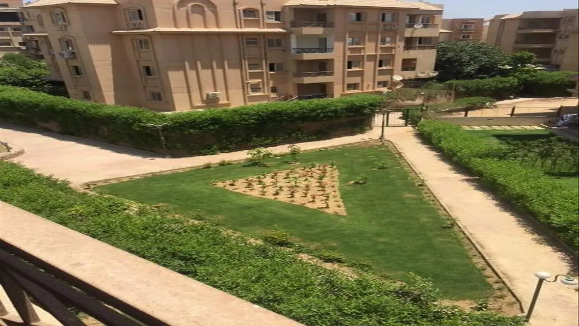 شقة بمساحة واسعة في منطقة حيوية
