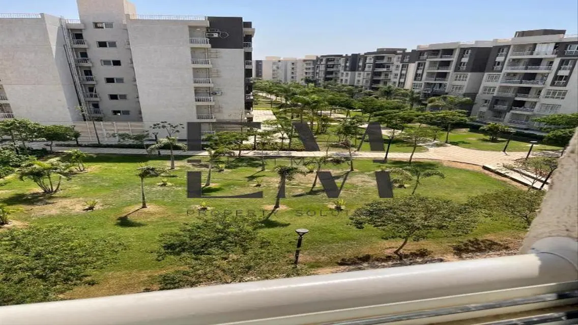 Luxury Apartment in B12 with Private Garden
