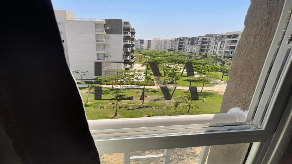 Luxury Apartment in B12 with Private Garden