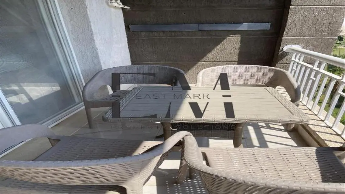 Luxury Apartment in B12 with Private Garden