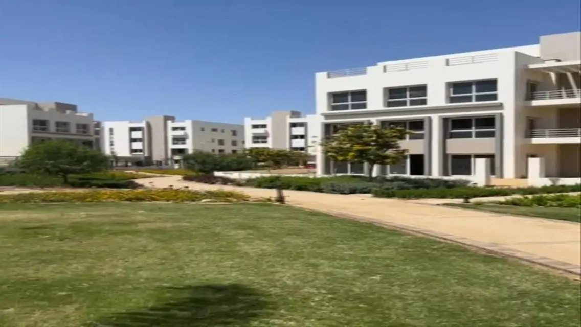 Luxurious Villa in Hyde Park Compound