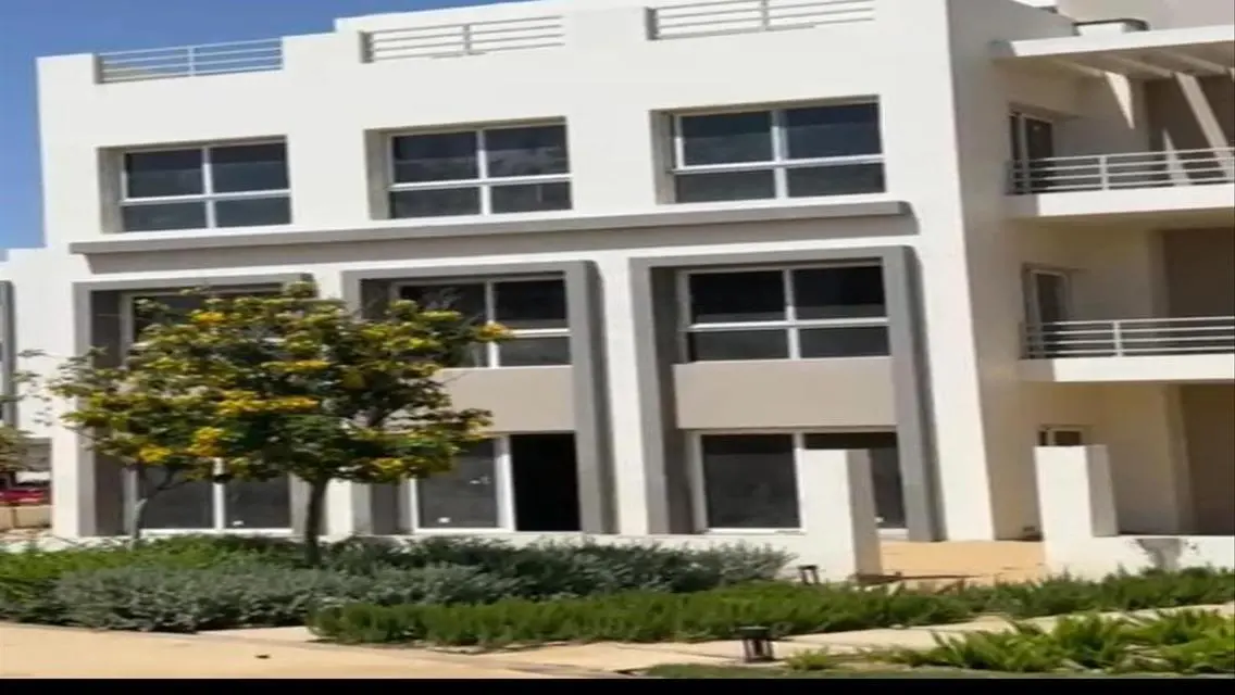 Luxurious Villa in Hyde Park Compound