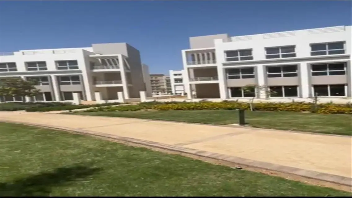 Luxurious Villa in Hyde Park Compound