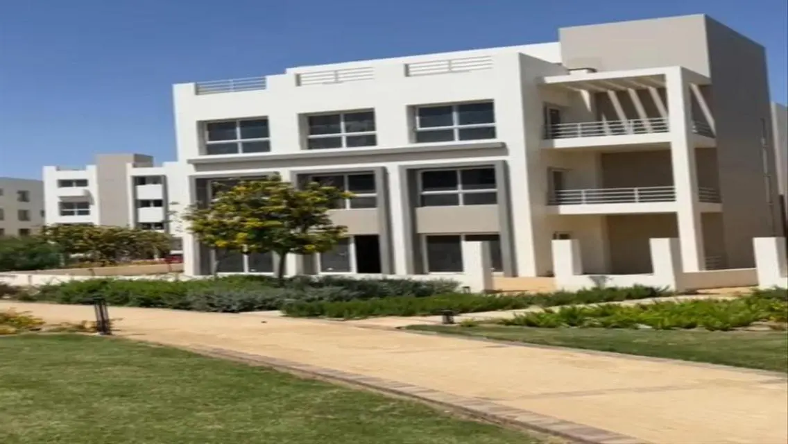 Luxurious Villa in Hyde Park Compound