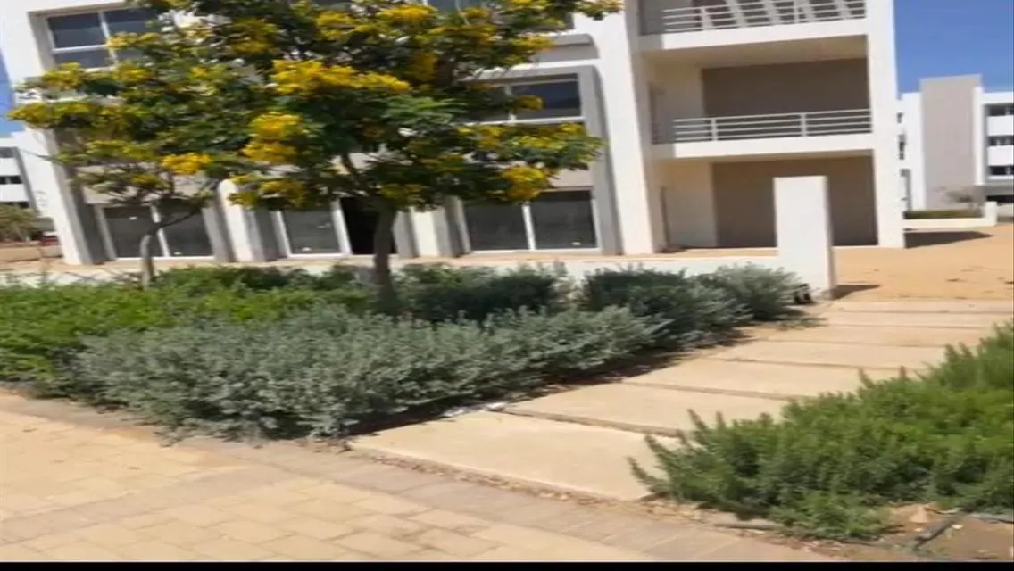 Luxurious Villa in Hyde Park Compound