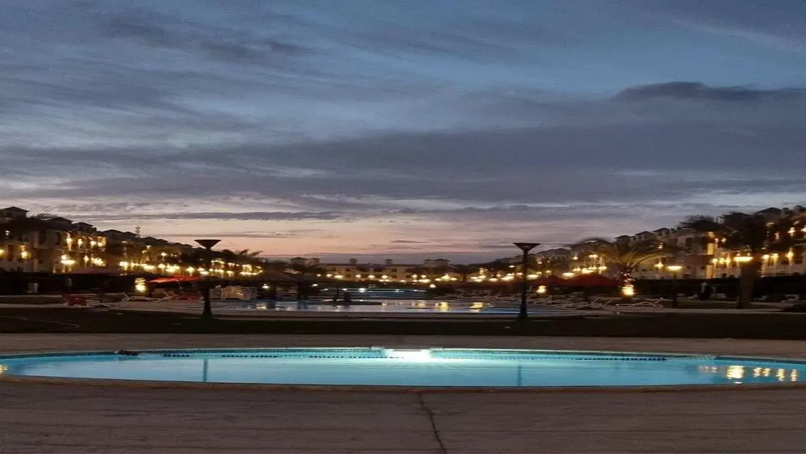 Luxury Apartment Overlooking Lakes at an Attractive Price