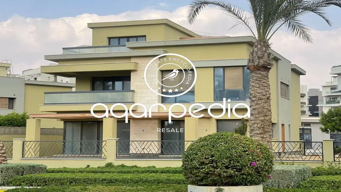 Luxury Villa with Private Garden and Pool in Prime Location