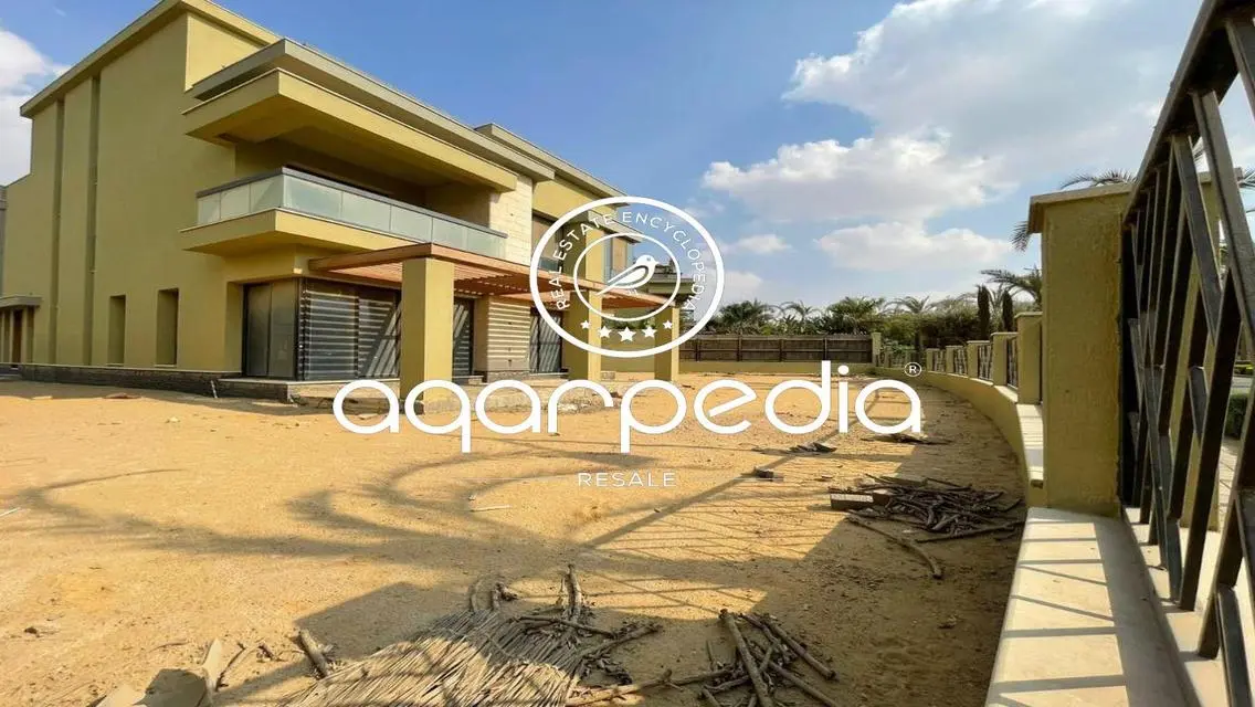 Luxury Villa with Private Garden and Pool in Prime Location