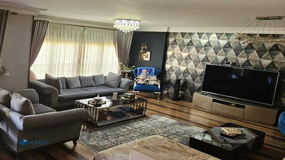 شقة سكنية فاخرة للبيع بمساحة 500 متر