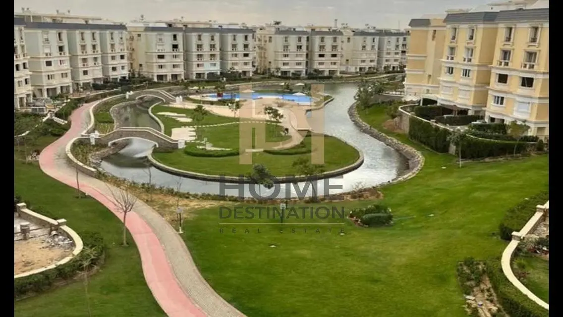 Stunning Lake-View Apartment in a Prime Location