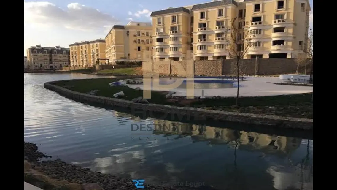 Stunning Lake-View Apartment in a Prime Location