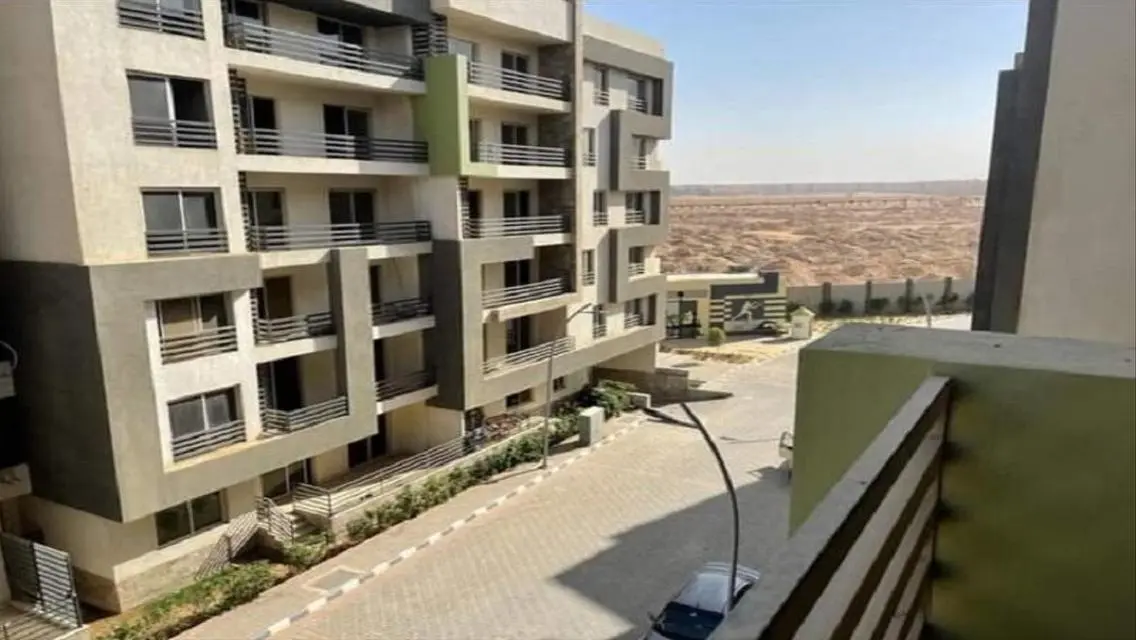 شقة مميزة في كينز كمبوند 145