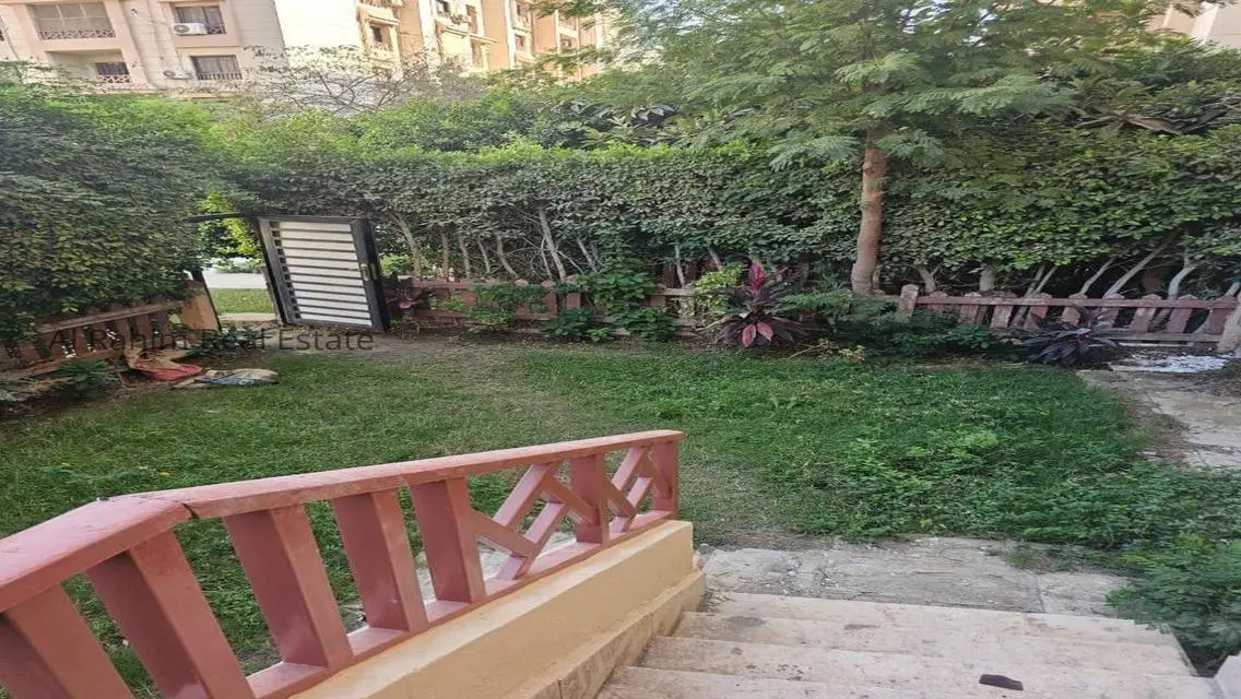 فيلا فاخرة للبيع مع حديقة خاصة – بسعر مميز