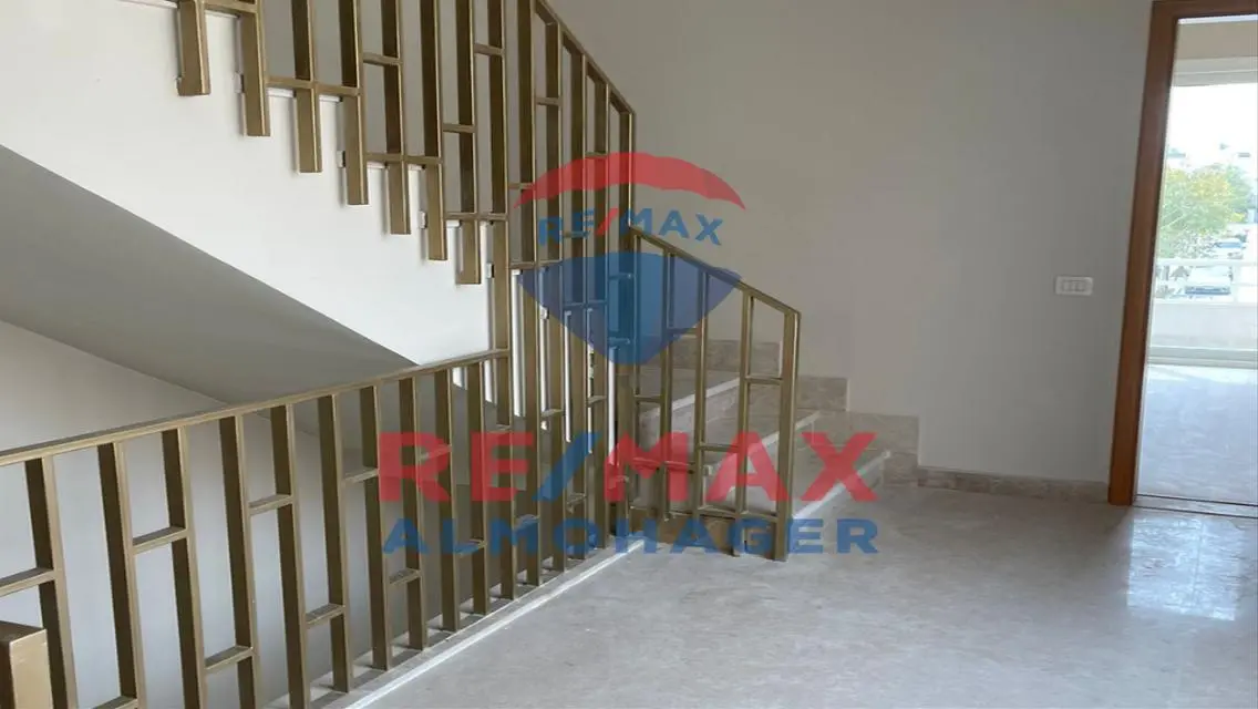 Luxury Villa for Rent at Price 19,500,000
