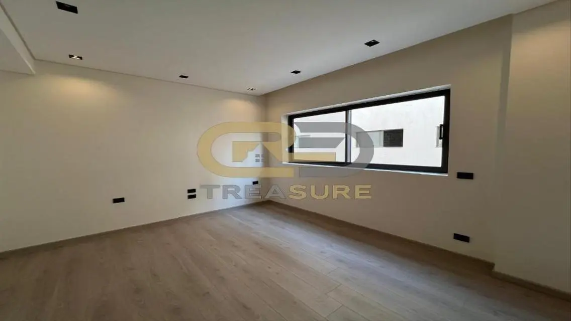 Luxury Apartment for Sale in Treasure Area