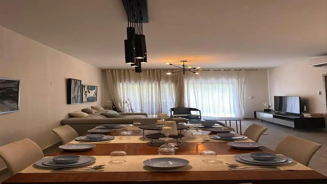Luxurious Apartment with 450sqm in Prime Location