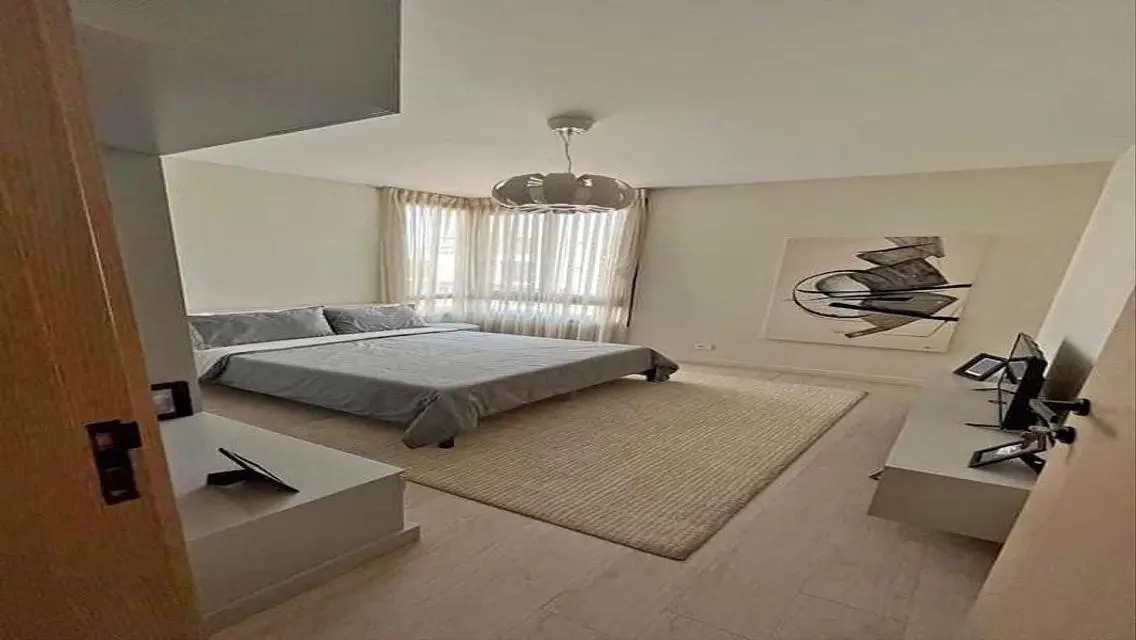 Luxurious Apartment with 450sqm in Prime Location