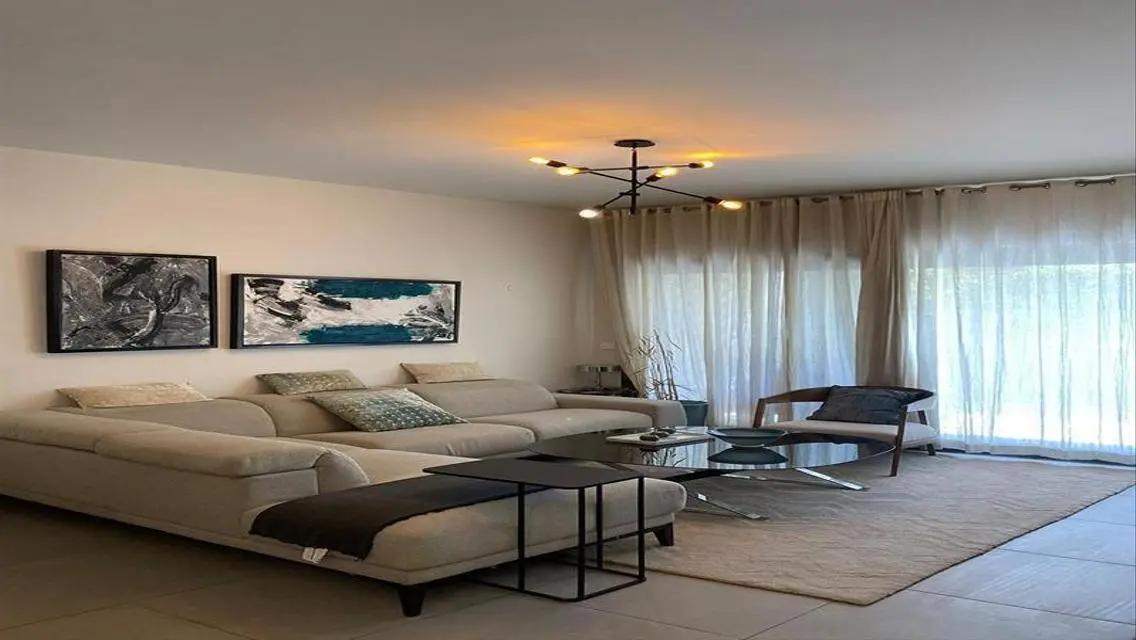 Luxurious Apartment with 450sqm in Prime Location