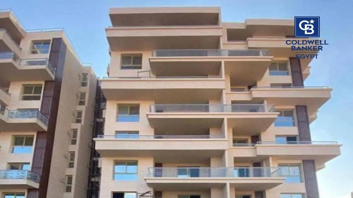 Luxury Apartment with Spacious Design and Lake View