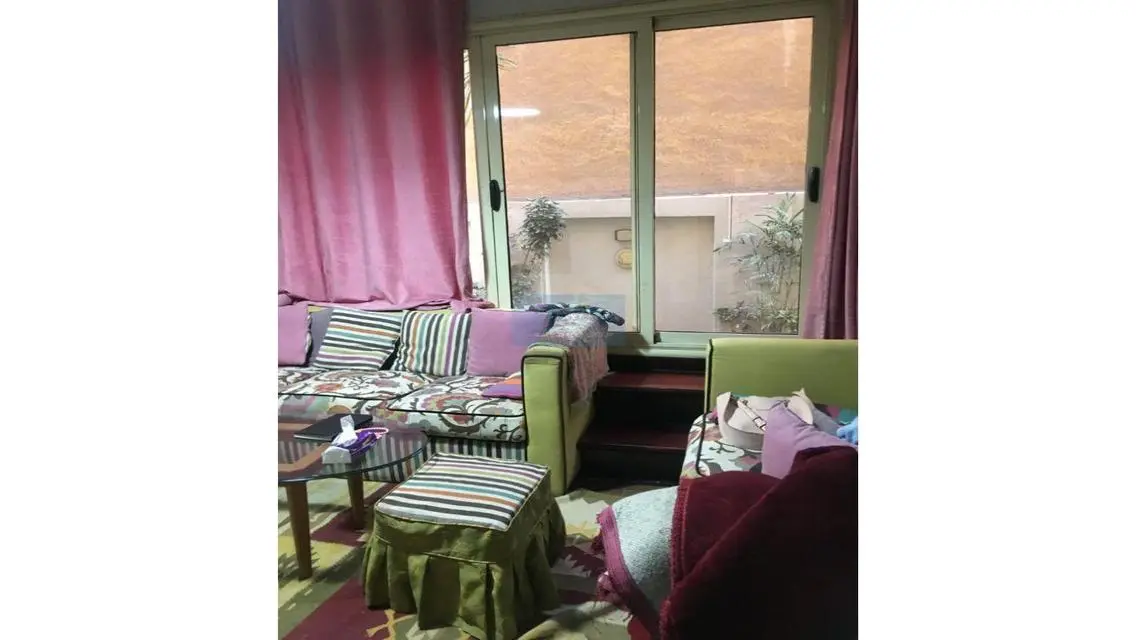 شقة مميزة للبيع بمساحة 230 متر في ١٢٠