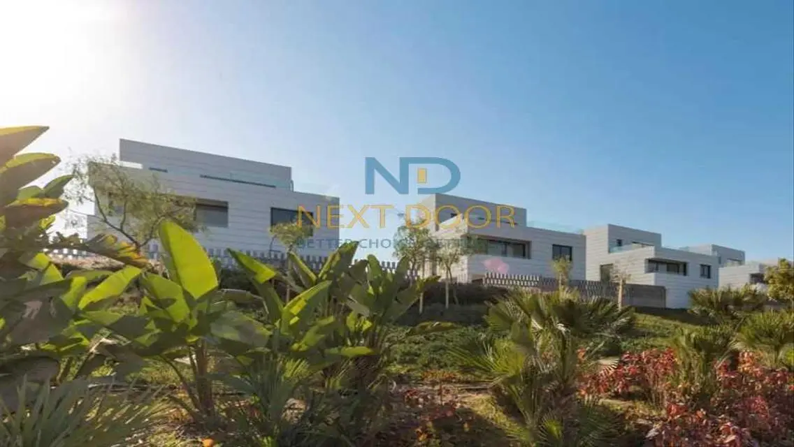 Luxurious Apartment with Spacious Design and Stunning View
