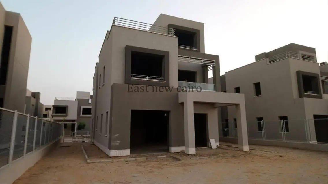 Luxury Apartment of 300 sqm with Private Garden and Pool