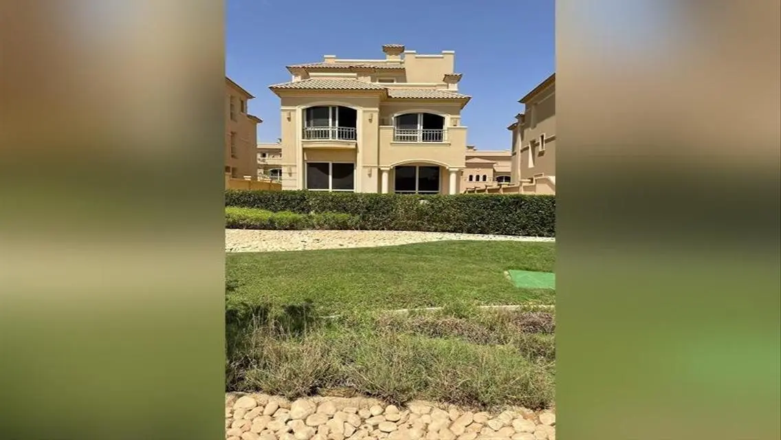 فيلا فاخرة للبيع على بحيرات، 4 غرف نوم بسعر 5,000,000 ج.