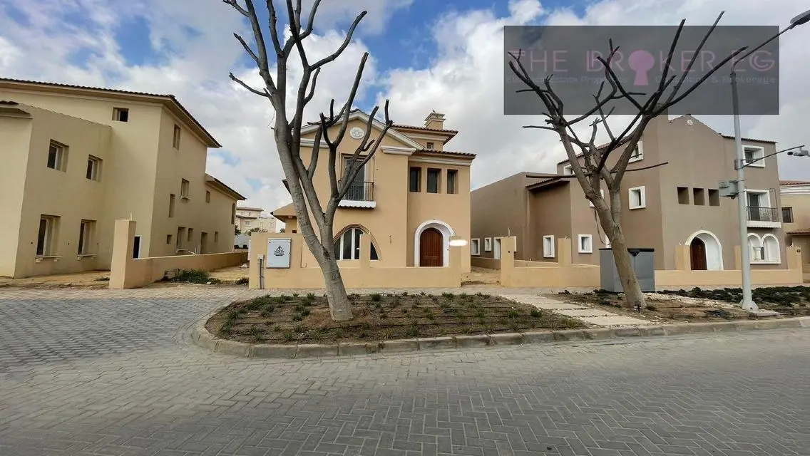 Luxury Villa with Private Garden and Pool