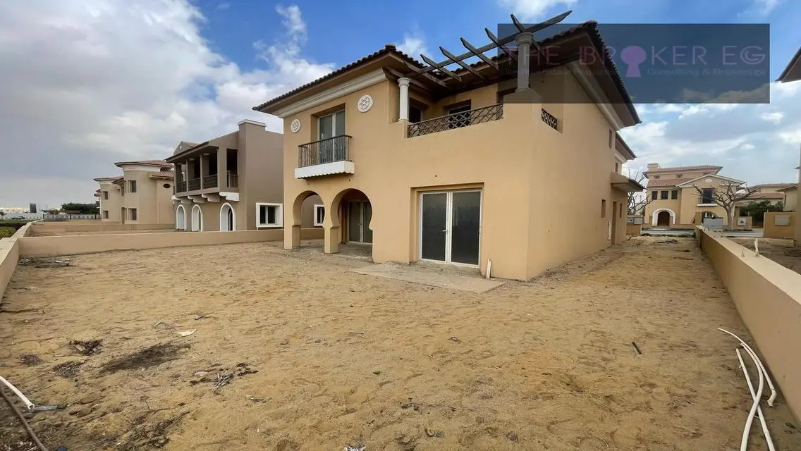 Luxury Villa with Private Garden and Pool
