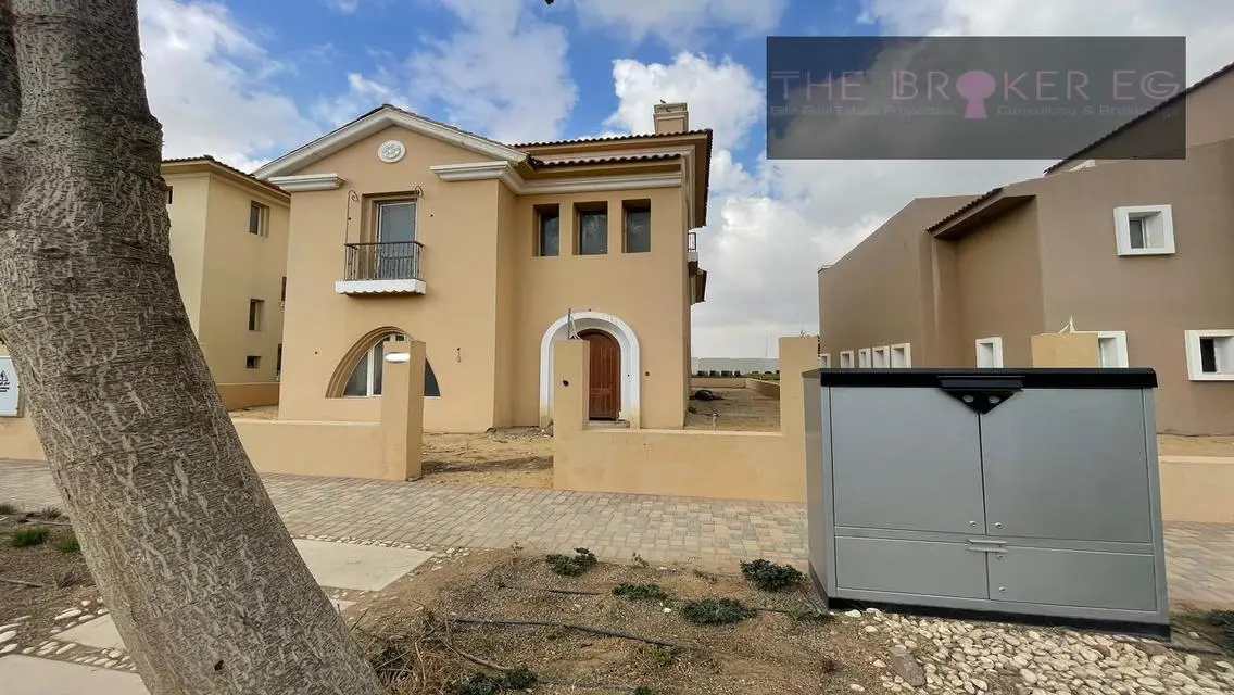 Luxury Villa with Private Garden and Pool