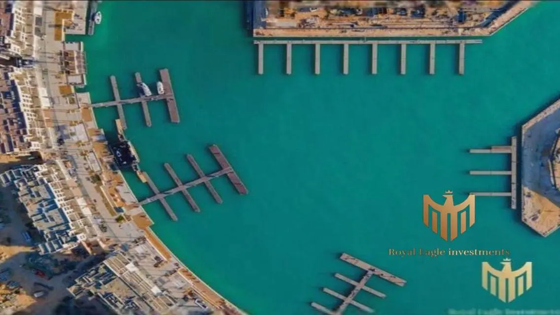 شقة مميزة مع شرفة للبيع