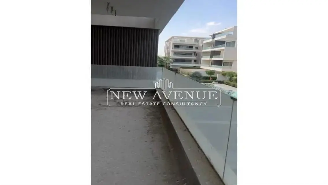 Luxurious Villa with Spacious Area and Shared Pool