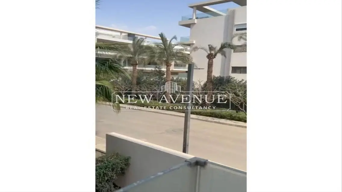 Luxurious Villa with Spacious Area and Shared Pool