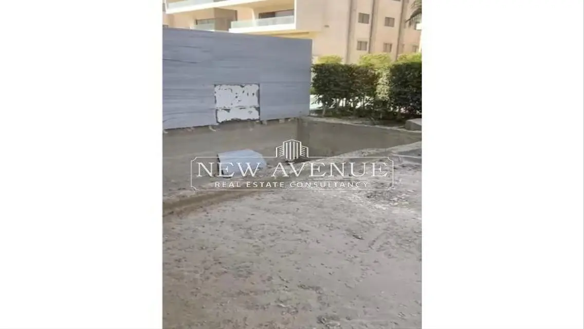 Luxurious Villa with Spacious Area and Shared Pool