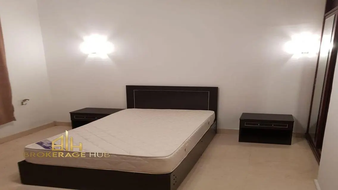 Stunning Apartment for Sale in 88, Overlooking Lakes