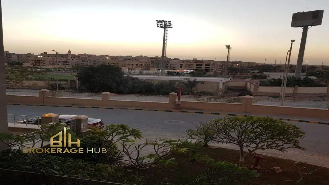 Stunning Apartment for Sale in 88, Overlooking Lakes