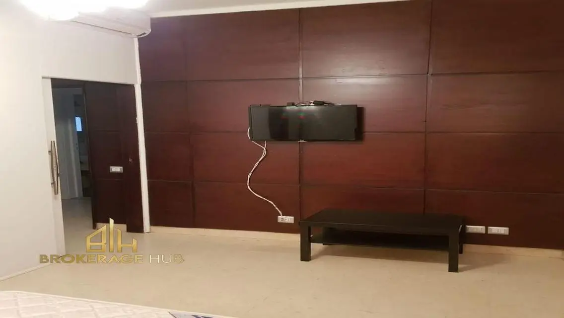 Stunning Apartment for Sale in 88, Overlooking Lakes