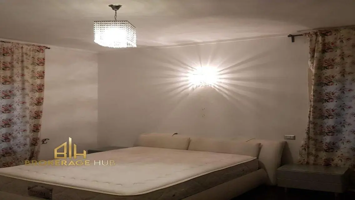 Stunning Apartment for Sale in 88, Overlooking Lakes