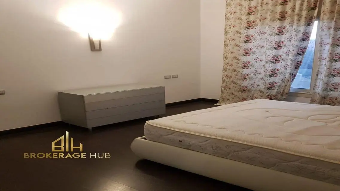 Stunning Apartment for Sale in 88, Overlooking Lakes