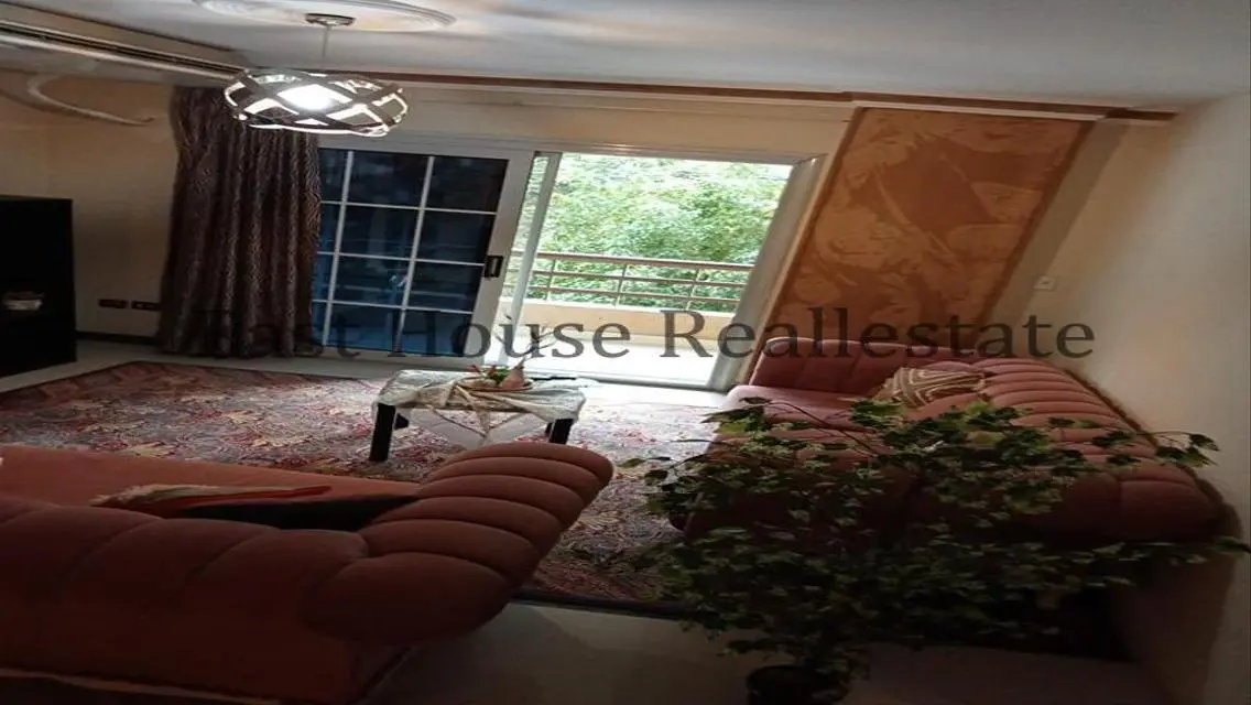 شقة رائعة للايجار بمساحة 25000 متر