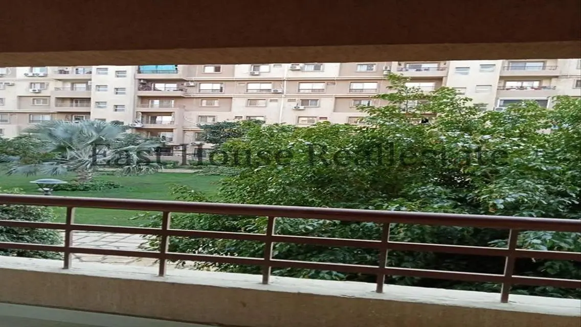 شقة رائعة للايجار بمساحة 25000 متر