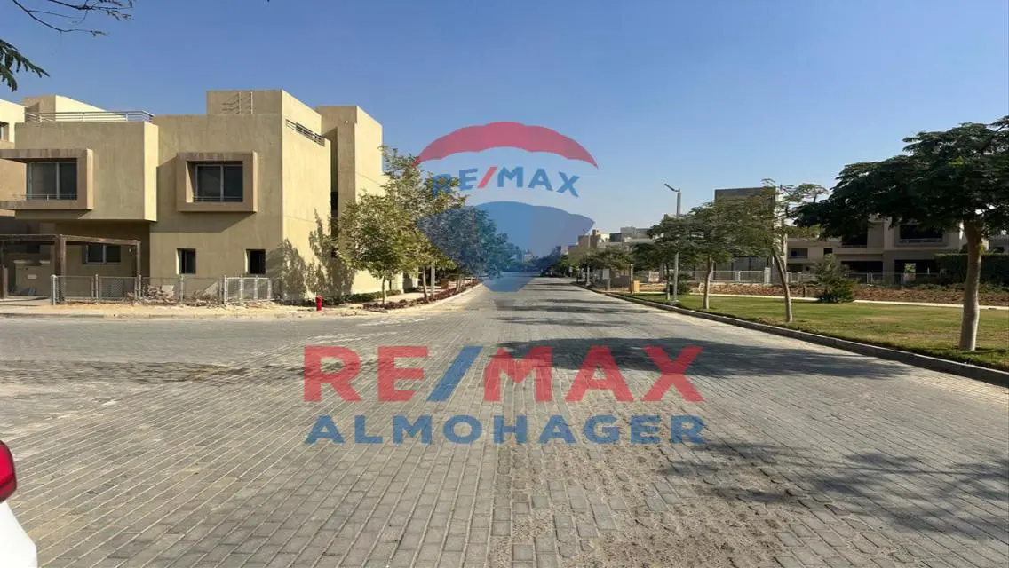 شقة للبيع بمساحة متر مع مرافق فاخرة