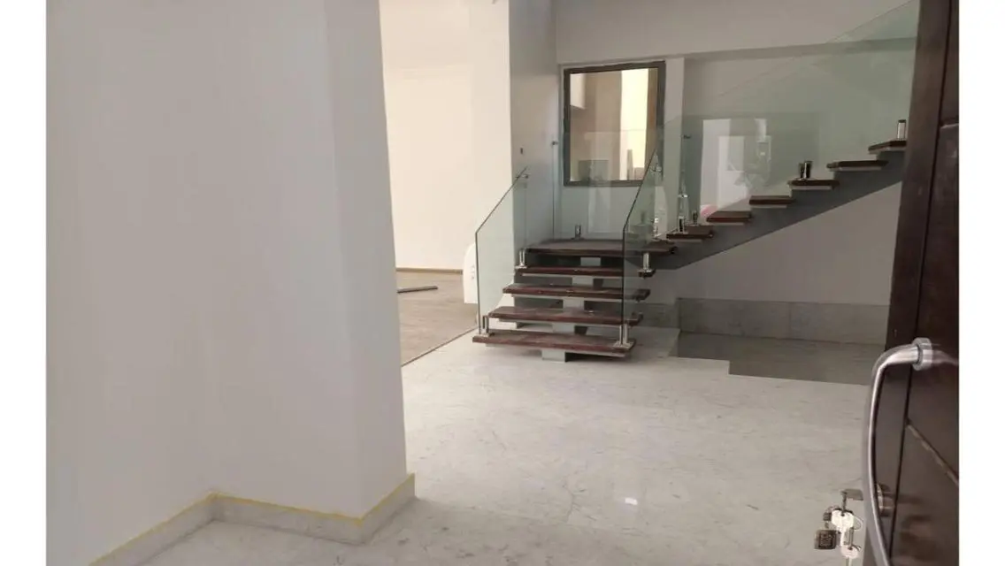 شقة فاخرة في قلب المدينة بسعر مغري 98000