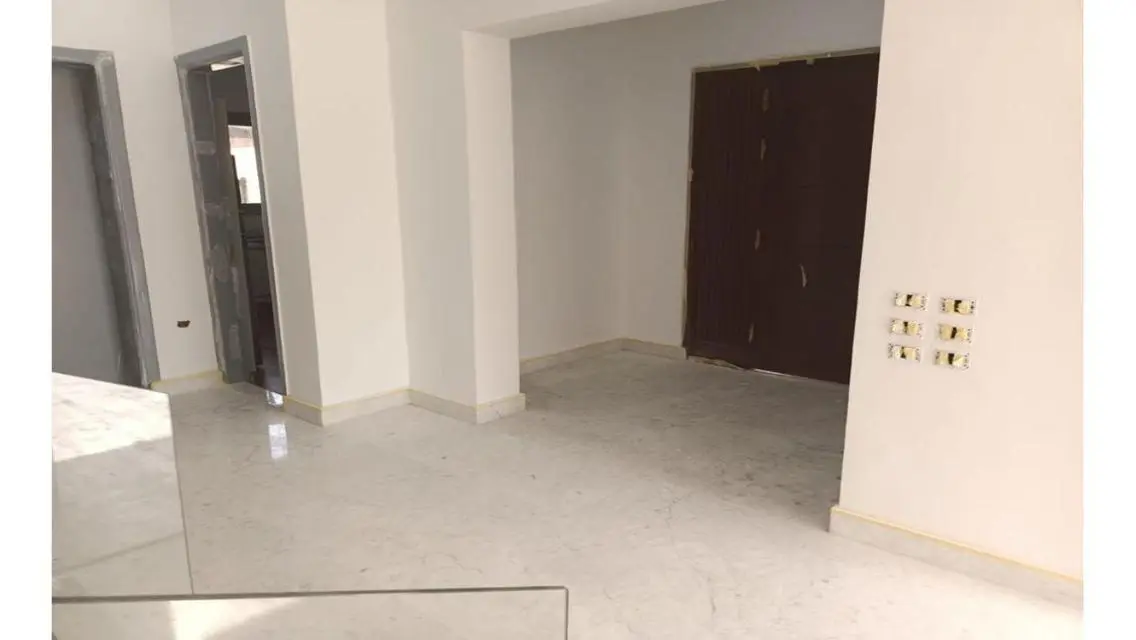 شقة فاخرة في قلب المدينة بسعر مغري 98000