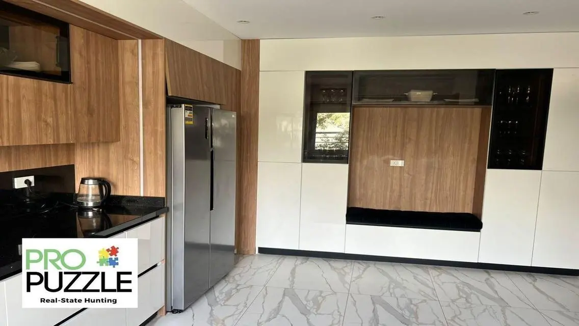 Standalone Villa for Rent in Hyde Park