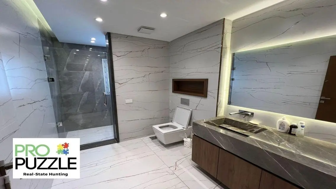 Standalone Villa for Rent in Hyde Park