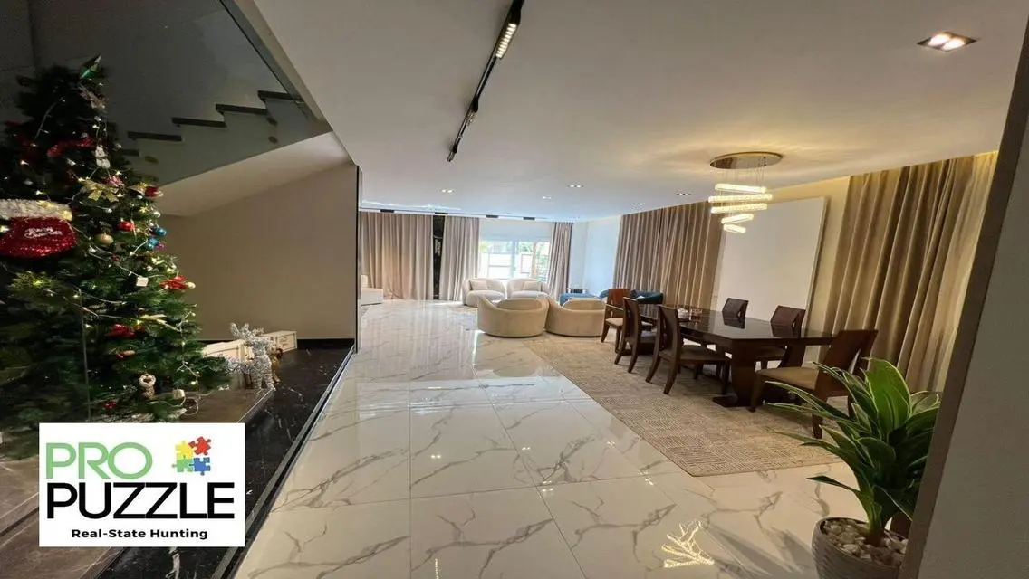 Standalone Villa for Rent in Hyde Park