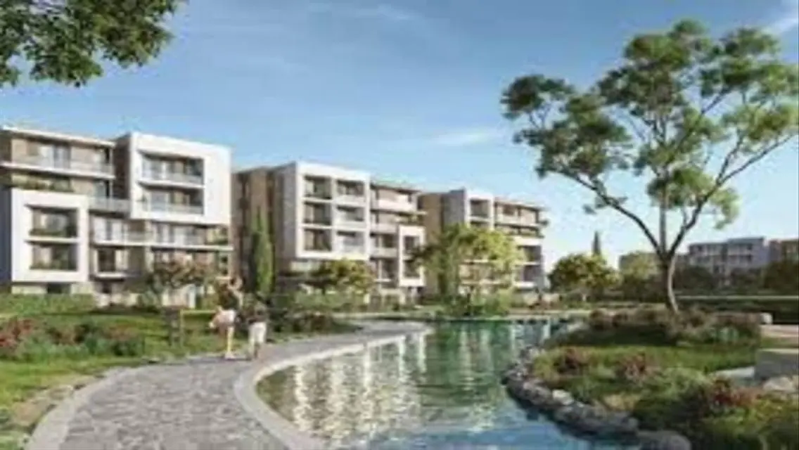 Luxury Apartment with Stunning Lake View