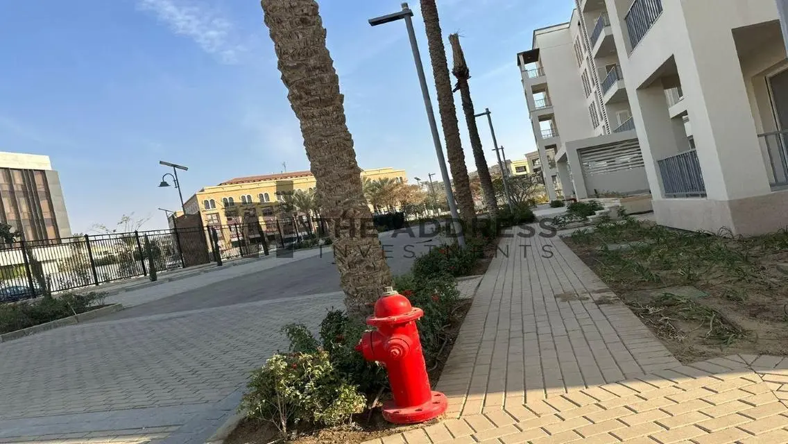 منزل فاخر مع حديقة ومسبح خاص