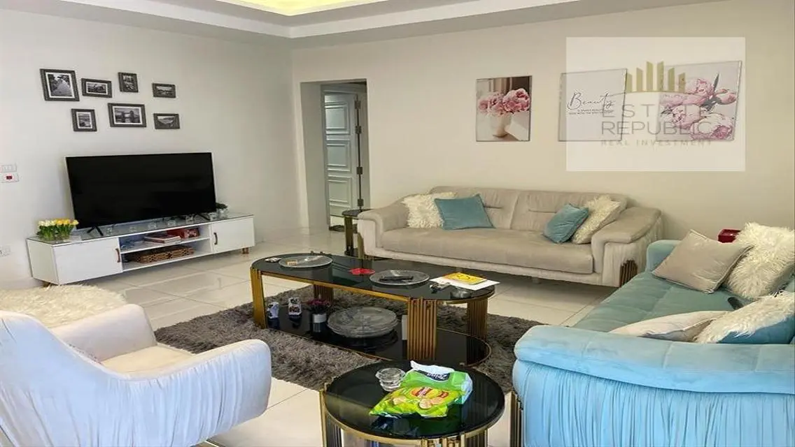 Luxurious Apartment with Scenic Views in the Heart of the City